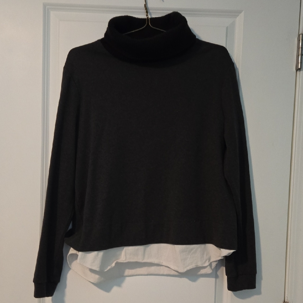 Les Serein Turtleneck Sweater